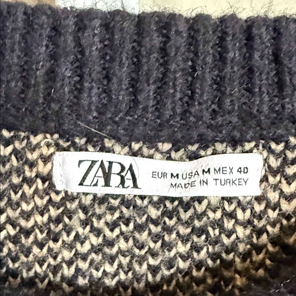 Zara Black and Cream Oversized Knit Sweater - Picture 2 of 7